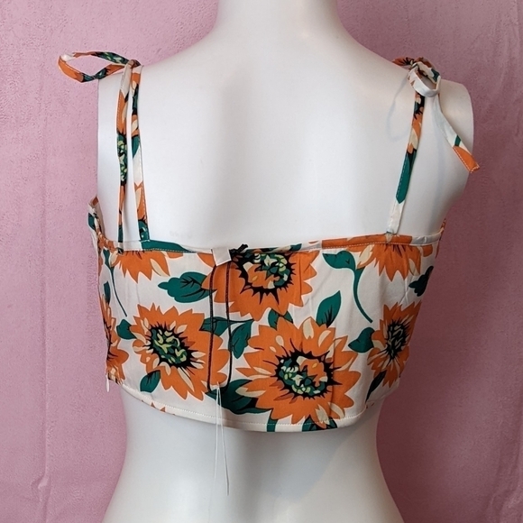 Daisy Street Dolls Kill Floral Tie Strap White and Orange Crop Top size Medium - Picture 2 of 5